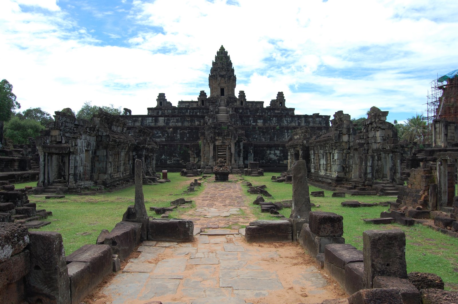 Tempel Tag 1 – Banteay Srey, Banteay Samre, Rolous